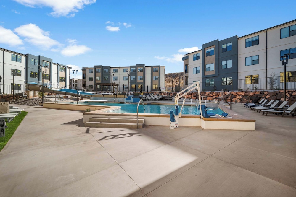 Terra Vista Stay for 8