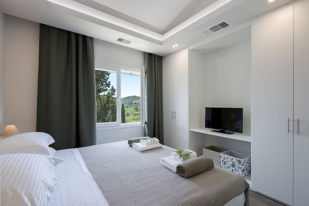 Gem Villa in Viros Corfu view 3