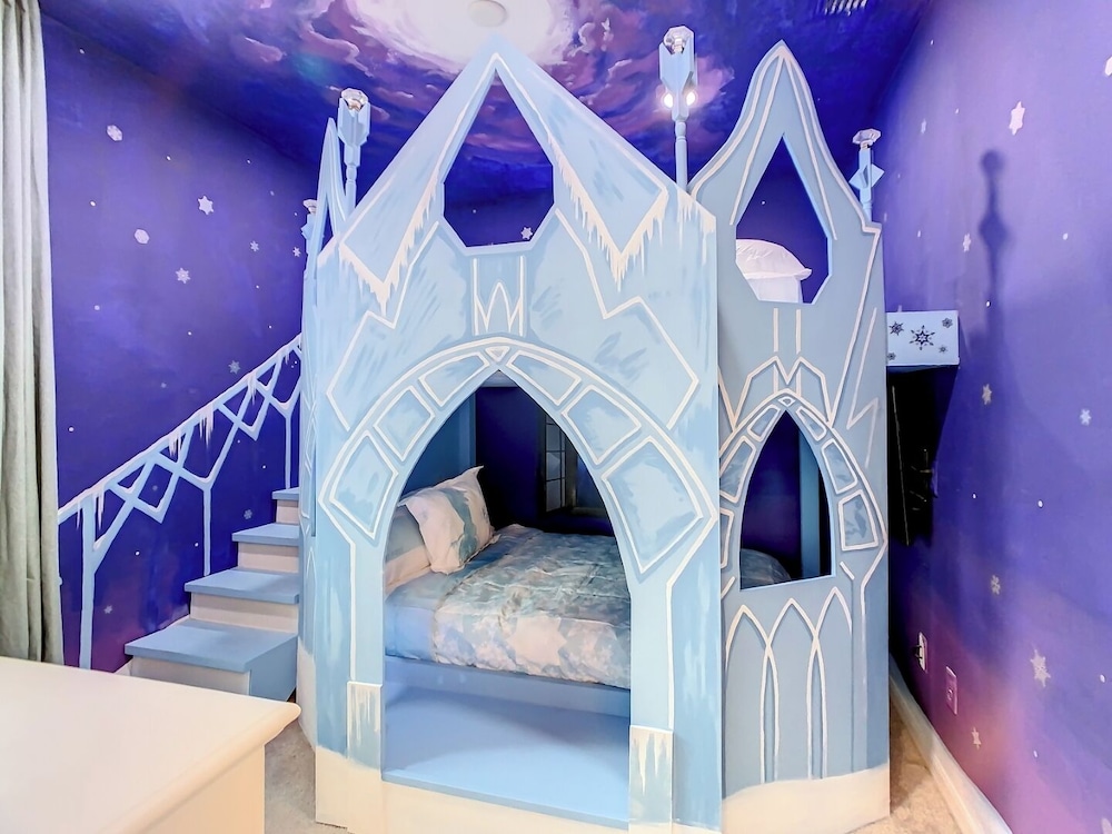 Fairytale Mansion 6BR Arcade & Pool