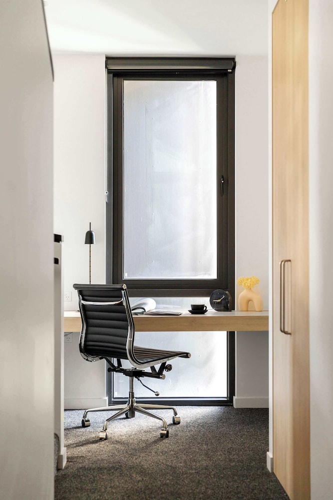 A Lux 3BR Townhouse in South Yarra, Free Parking