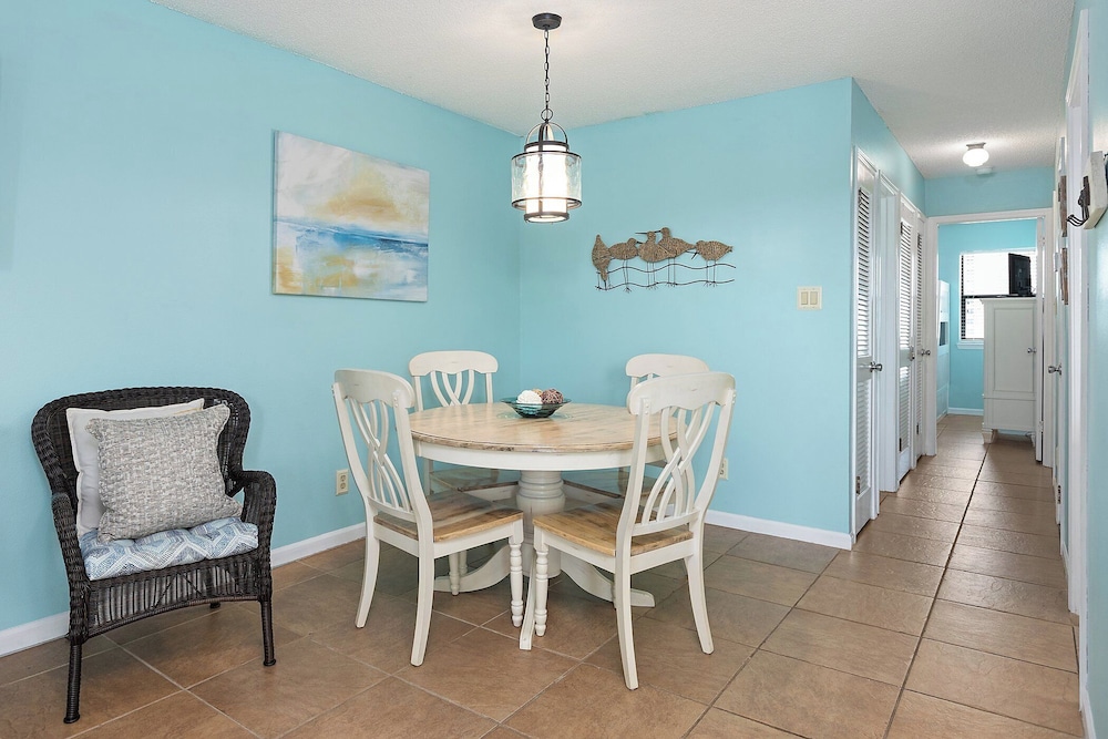 Sea Breeze #305 by Southern Vacation Rentals