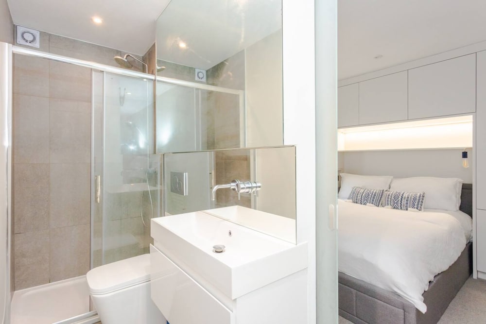 Modern 2 Bedroom Apartment Near Gloucester Road