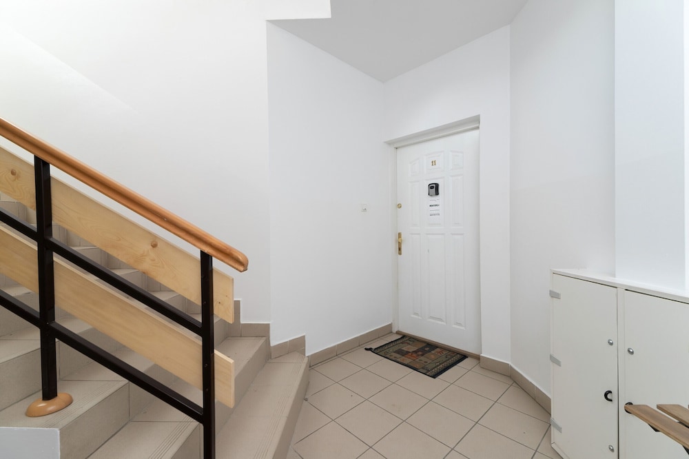 Mountain View Czajki by Renters view 4