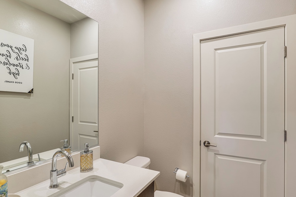 11 Mi to the Strip: Quiet Home in North Las Vegas