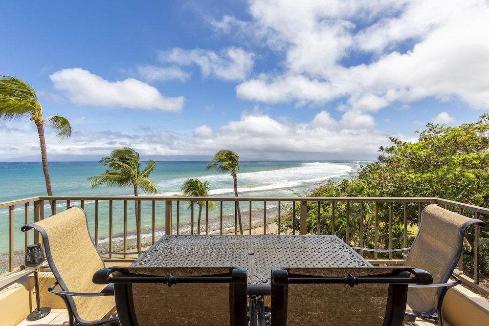 Beachfront Maui Penthouses - Image 2
