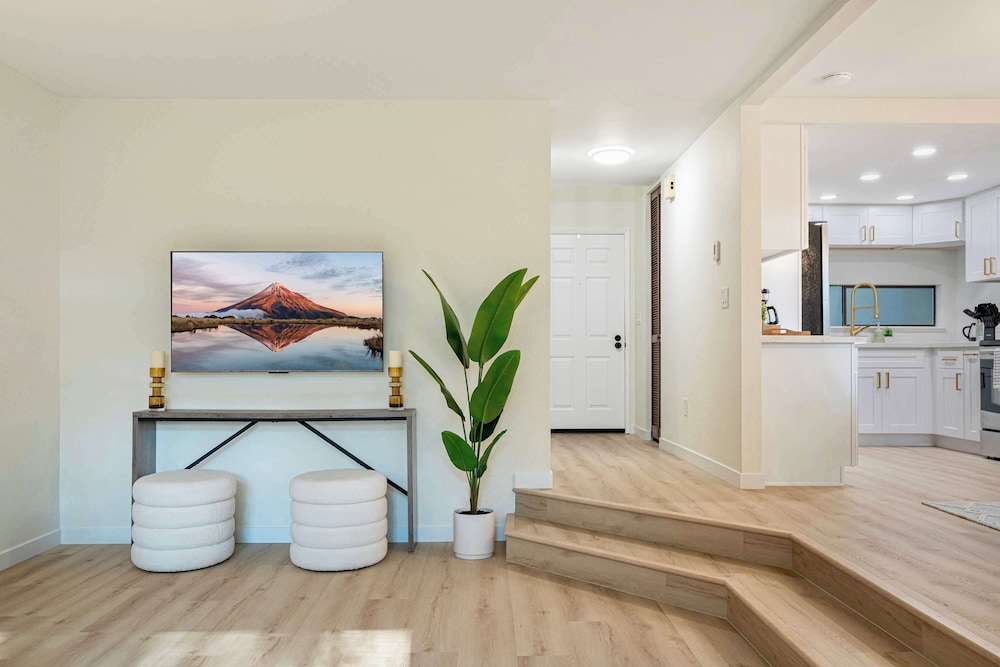 @marbella Lane-cozy Luxury Townhome Near Microsoft