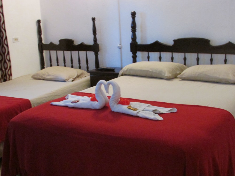 Hotel Ocean Wave Villa - Image 1