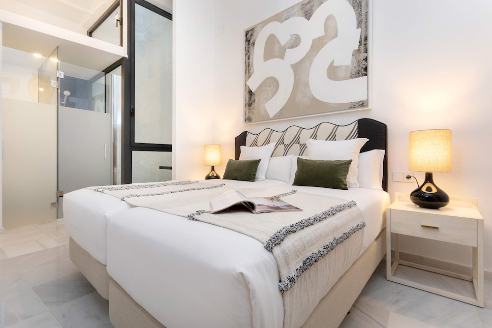 Cozy 3BD Duplex in Seville Center Gran Poder II