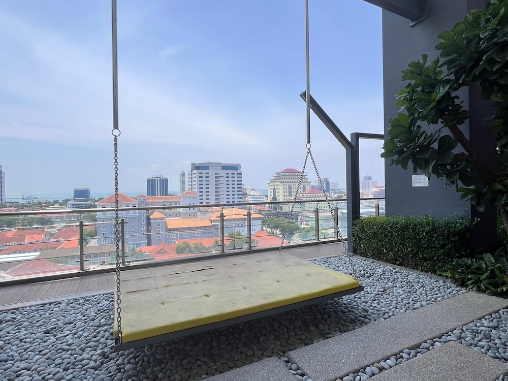 Tropicana 218 Macalister by YueLai Inn photo 2