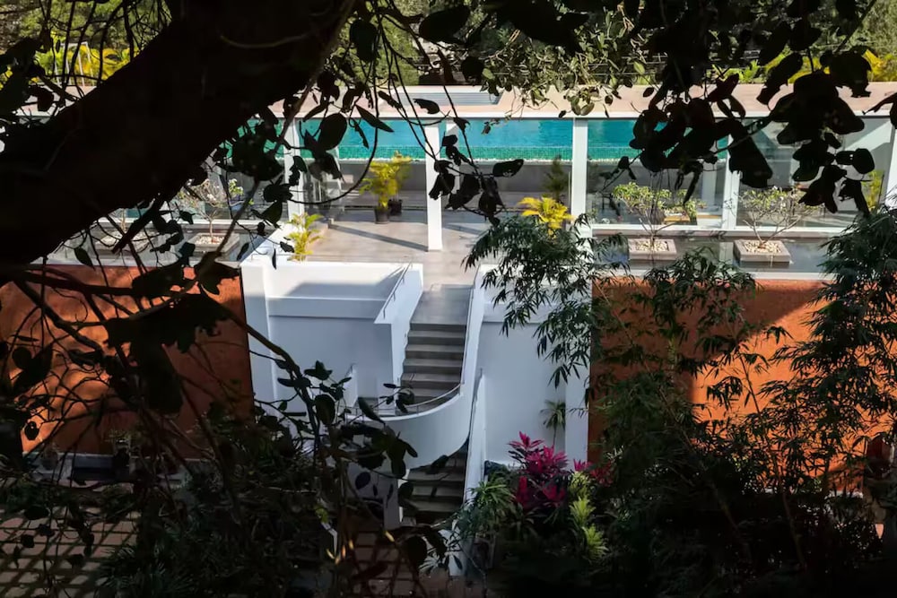 The Coastal Nest - 2BHK by Da Alohas