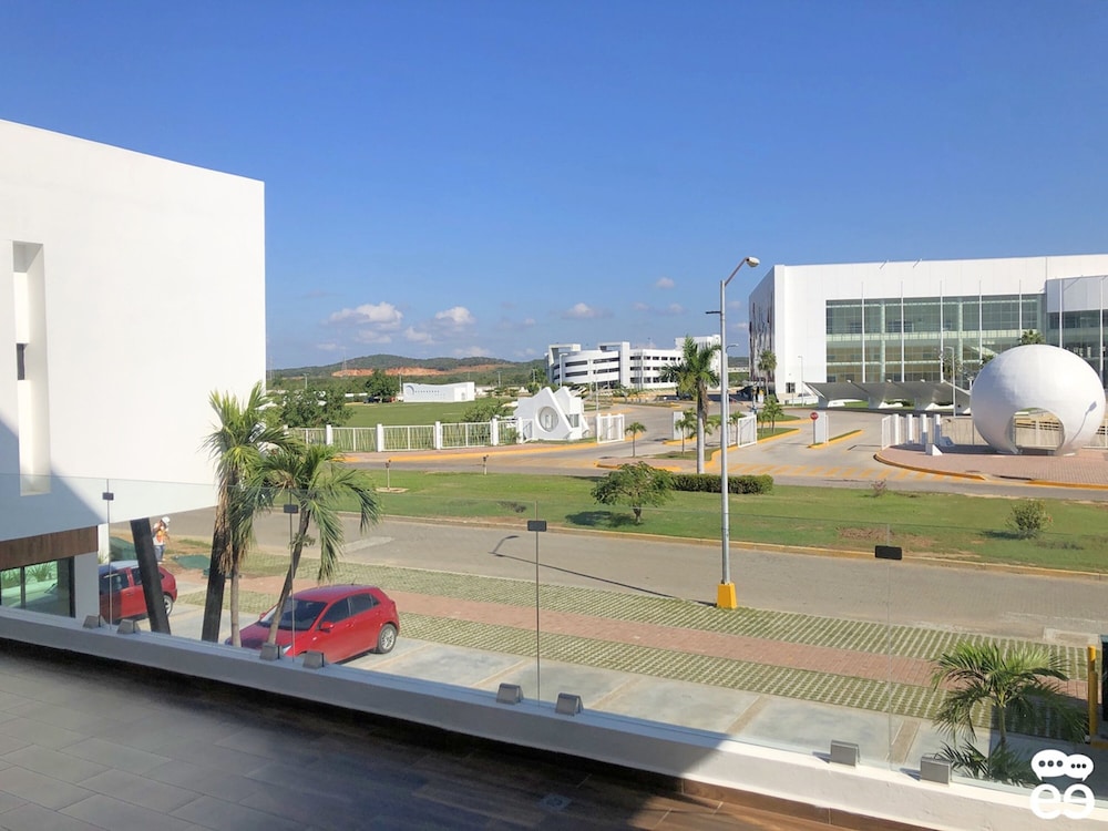 Marina Solé Loft 2 (J-2) view 3