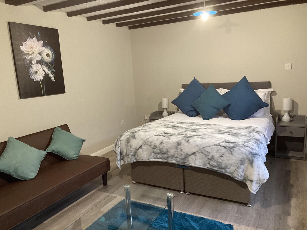 Pinewood Cottage Deluxe Self Catering Apartments view 3