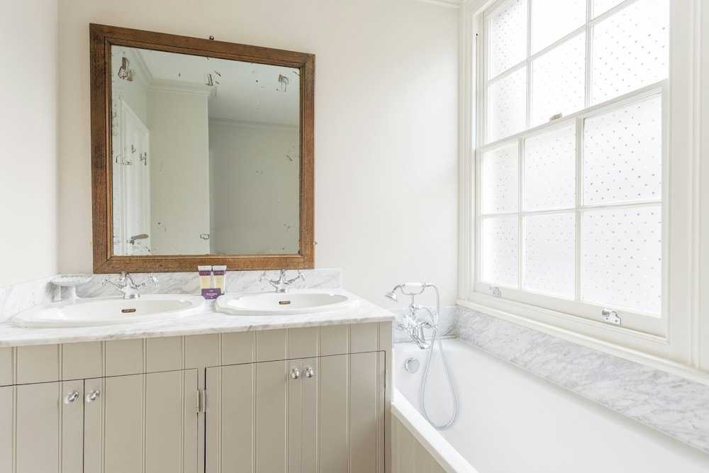 Kinnerton Street by Onefinestay