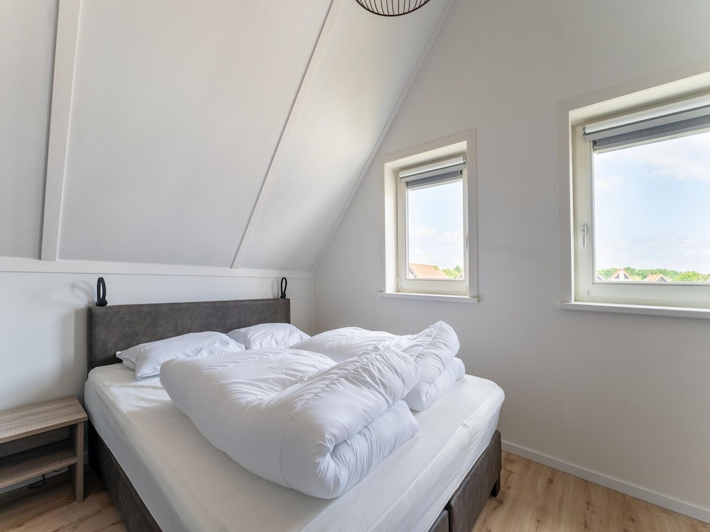 Holiday Home in Zeeland Near Gorishoek Beach view 4