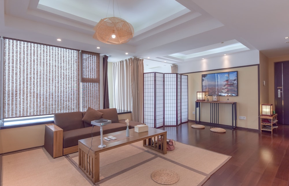 Chengdu Skyline International Apartment