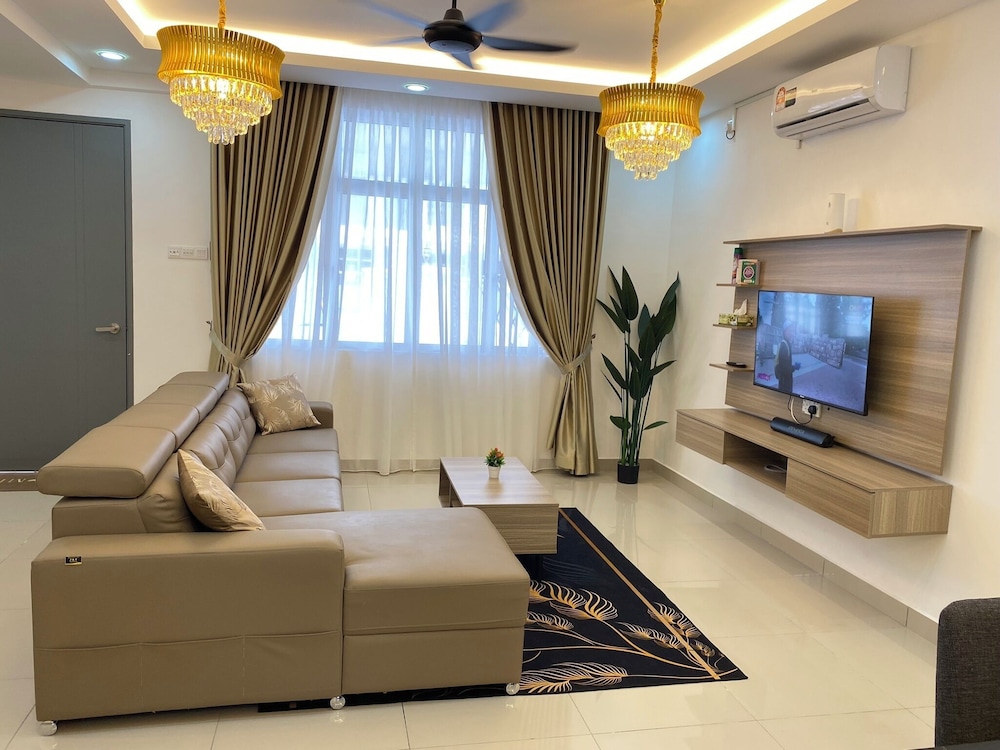 D'Royale Desaru Homestay