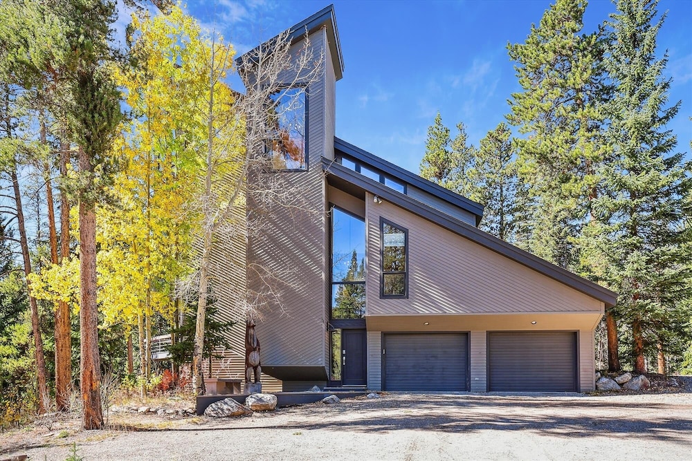 Summit Solitude Estate 3 Bedroom Home