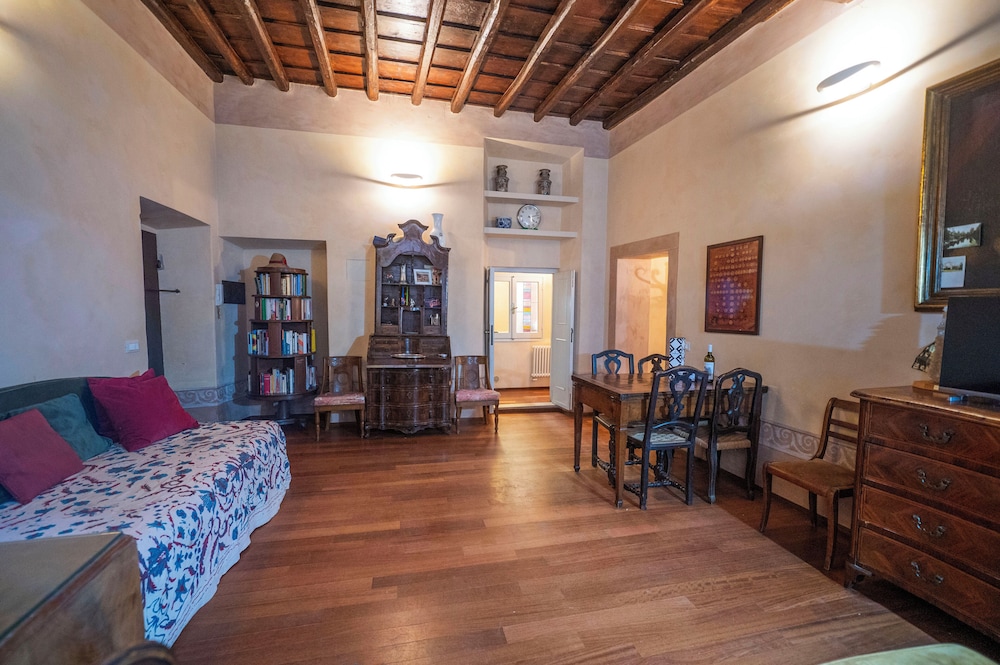Campo De' Fiori Apartments