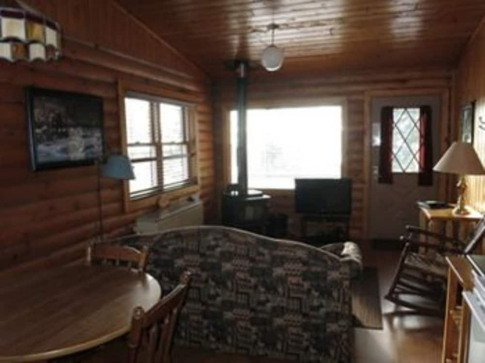 Cascade Lodge