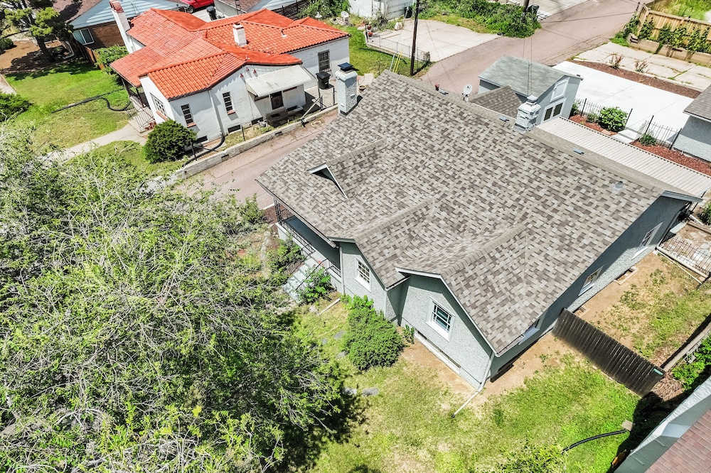 1318 E Pikes Peak