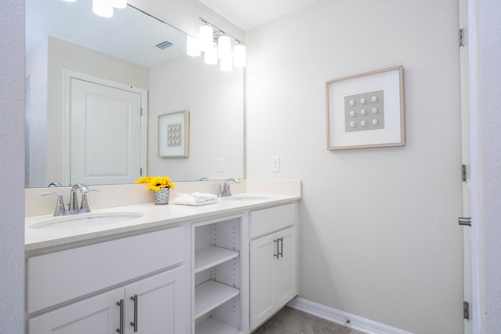 Family Condo 2Bd Close to Disney Storey Lake Resort 306 4731