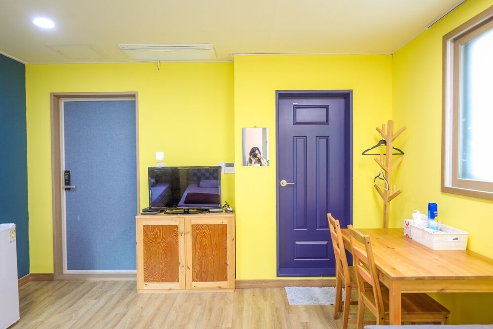 Midtown Hostel