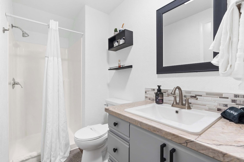 Skyview Getaway 2bdr for 4