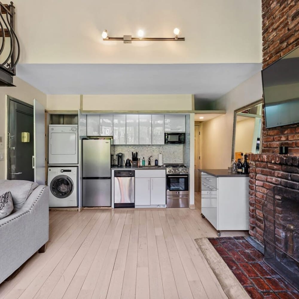 Charles Court II by Rovetravel West Village Loft