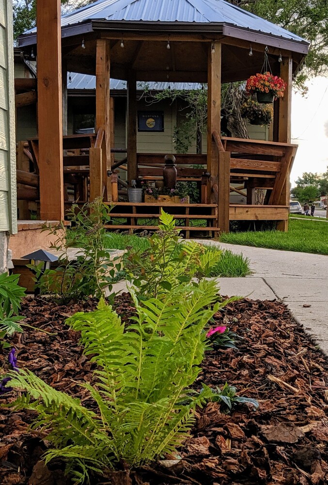 Sagebrush Inn and Suites