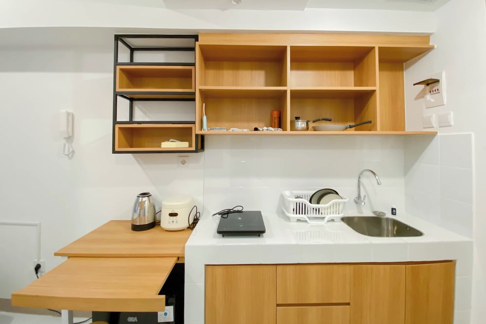 Homey Studio Apartment Tokyo Riverside Pik 2