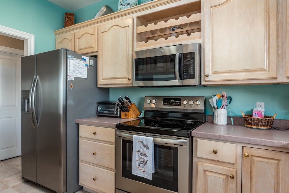 Breezy Decks - 601 Hernando Pl 4 Bedroom Home