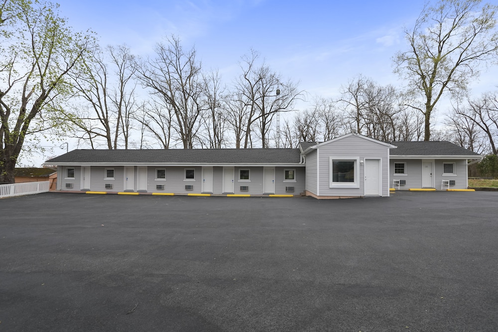 Martinsburg Vacations - The Knolls - Property Image 44
