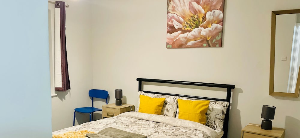 Ford House Retreat - 3 Bedroom Apartment