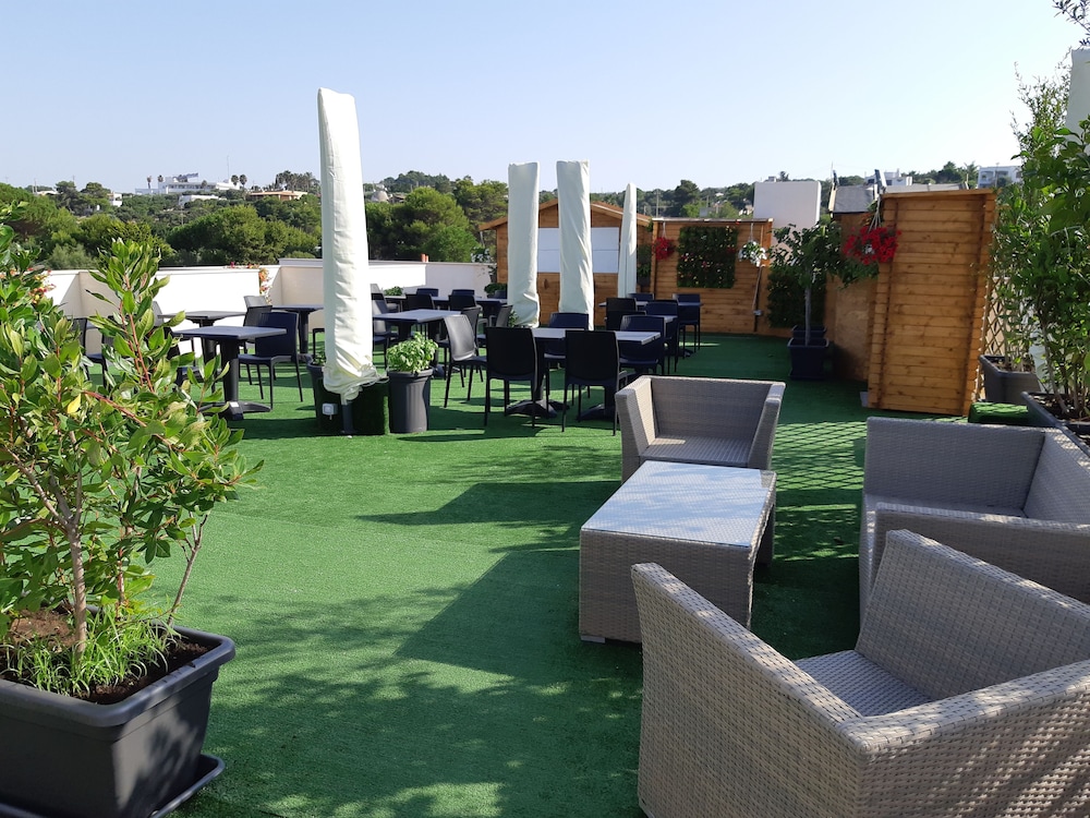 Morello Beach Hotel