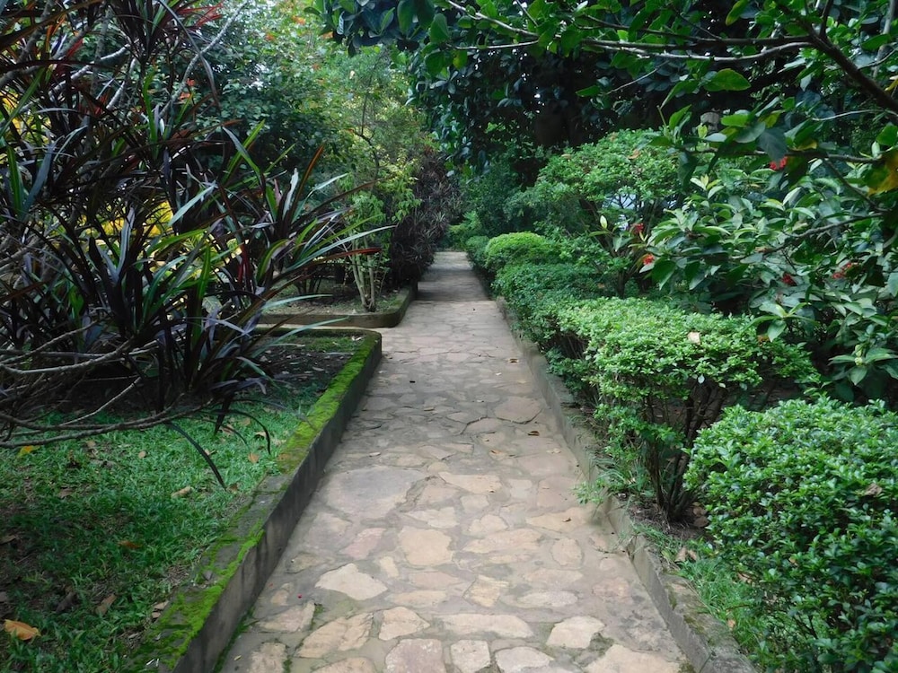 Immaculate 2-bedroom Cottage in Kampala view 4