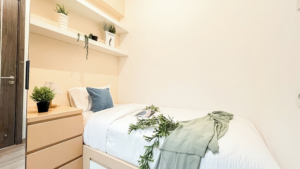Elegant And Homey 3Br Apartment Sky House Bsd