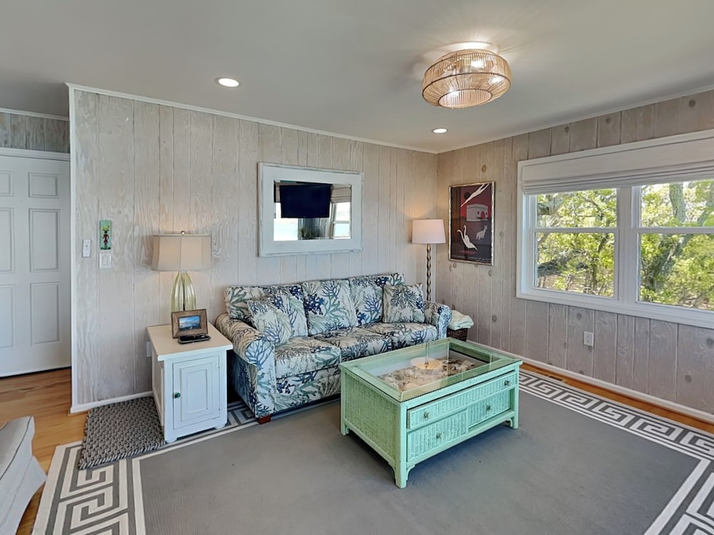 The Hydeaway by Topsail Realty