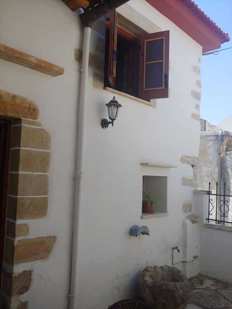 Traditional Luxury Villa in Fres