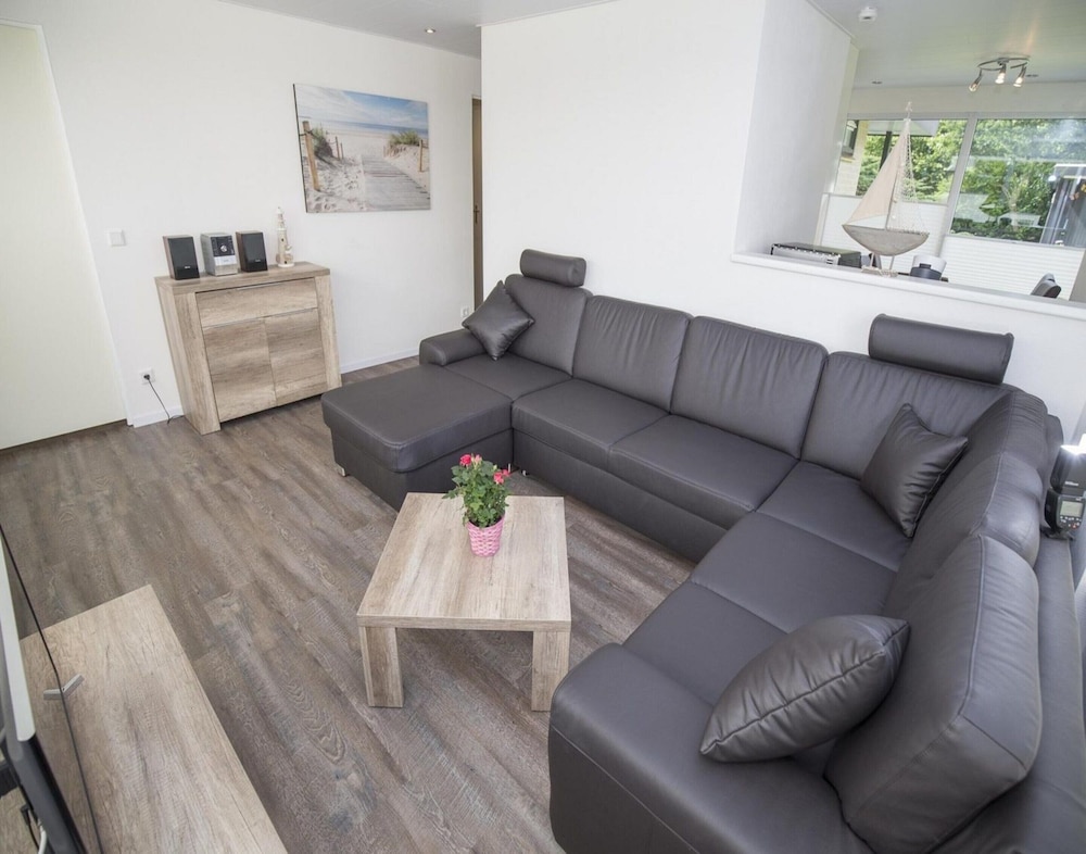 Sint Maartenszee: Renovated Family Retreat