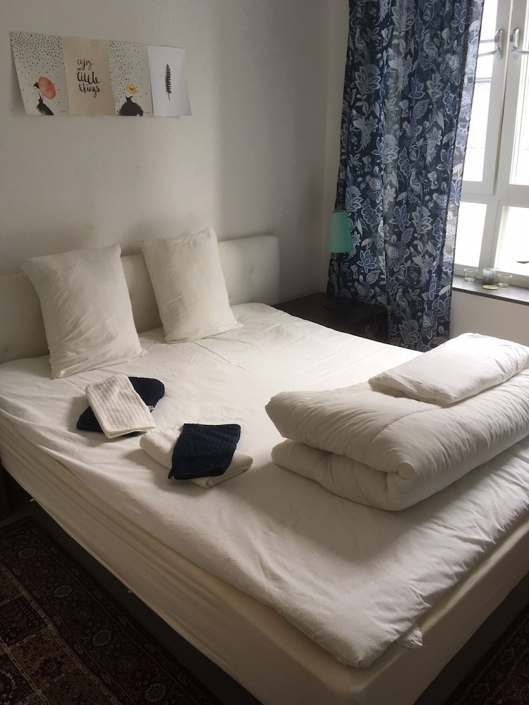 Beautiful 1- Bed Studio in Sollentuna view 3