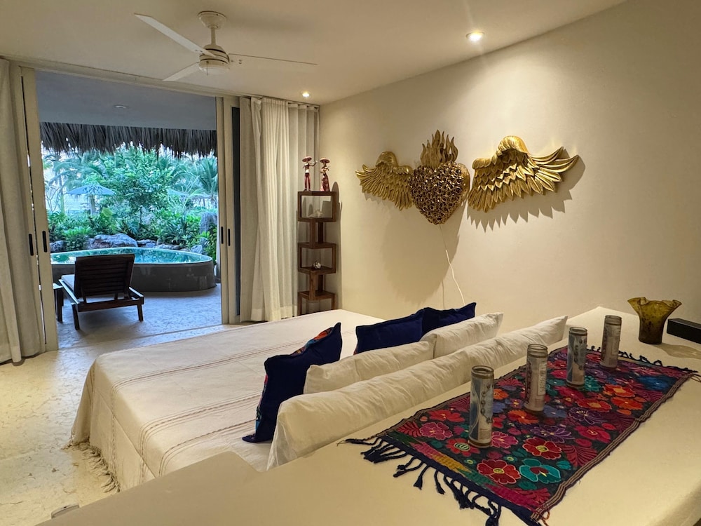 Luxury Oceanfront At Majahua
