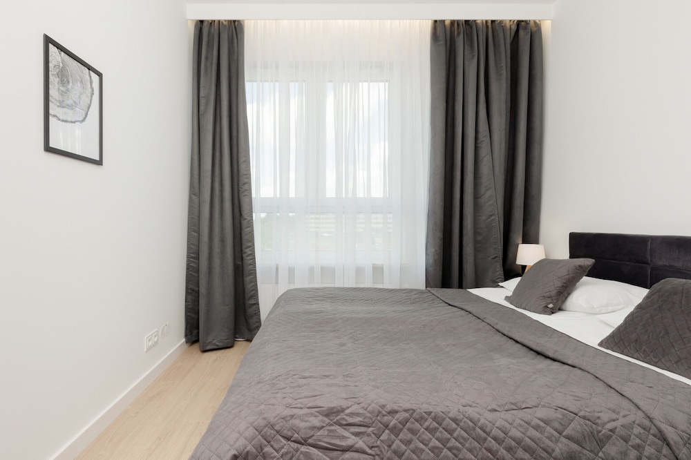 Apartament Jutrzenki Warsaw by Renters view 2