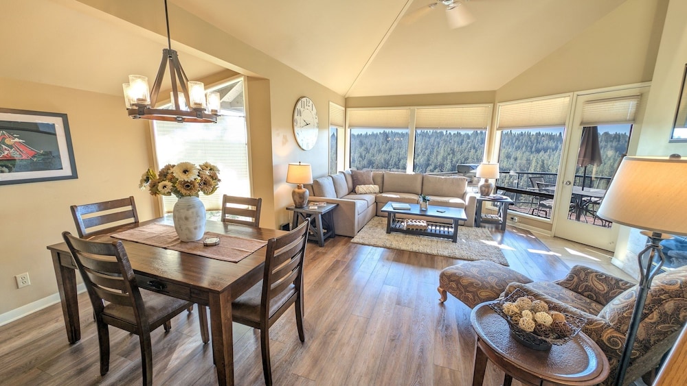 Mt Bachelor Village 424 A Sr 2 Bedroom Condo