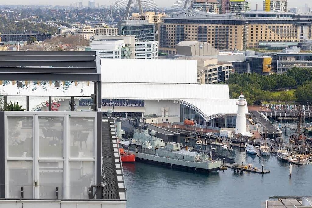 A Comfy & Spacious 2BR Apt Harbour View