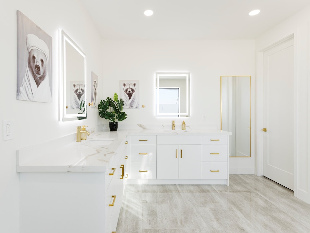 Luxe - Nouveau - Sparkling Pool - Walk to Old Town