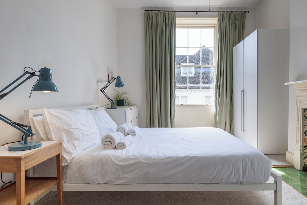 The Emporium - Stylish 2BD in Winchcombe view 3