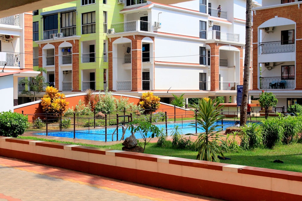 CasaMelhor Modern Appt Candolim CM080