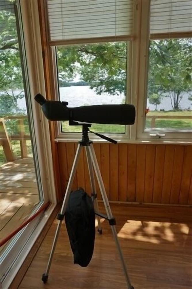 432 Weslemkoon Lake 4 Bedroom Cottage