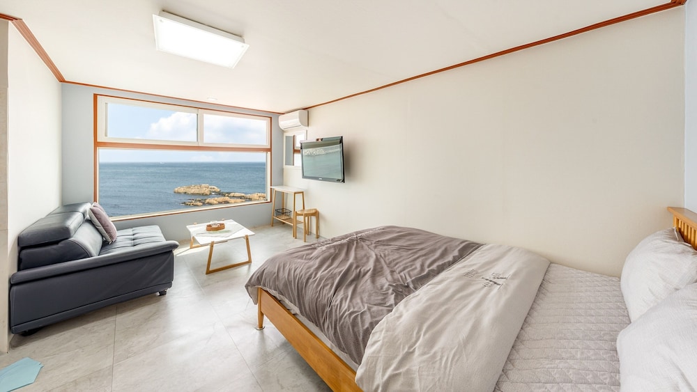 Goseong Napoli House Pension