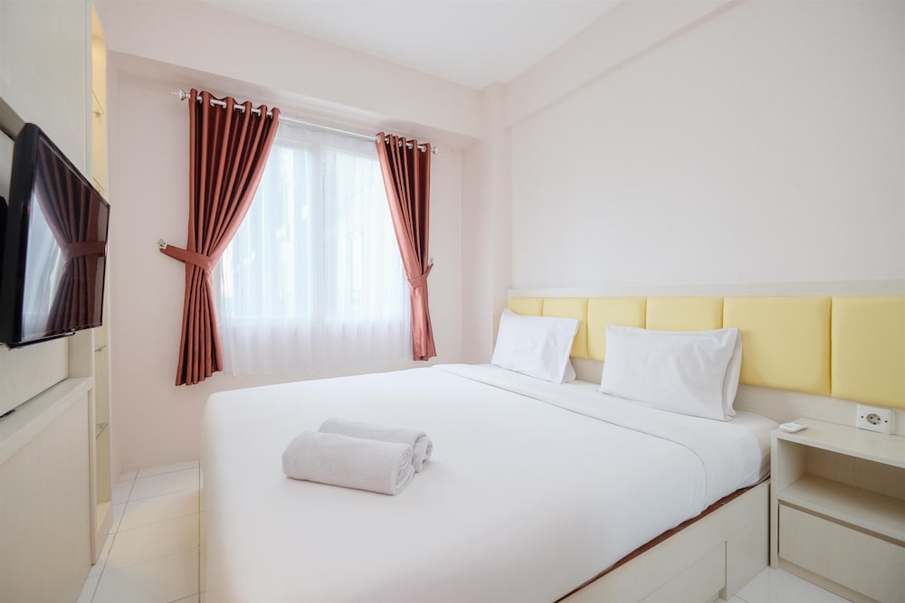 Comfort 2BR at 15th Floor Podomoro Golf View Apartment